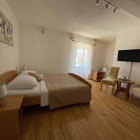 Apartment Room Parcina Trogir Eksteriør billede