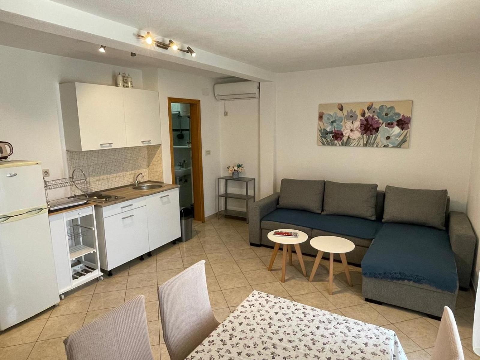 Apartment Room Parcina Trogir Eksteriør billede